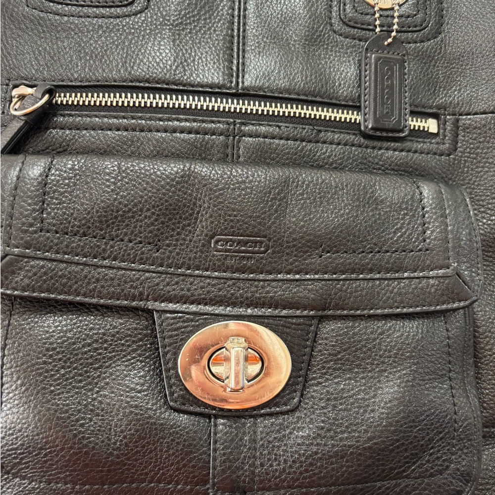 Coach K1073-F15694 Hamptons Large Black Pebbled Leather Turnlock Tote in VGUC - Picture 13 of 16